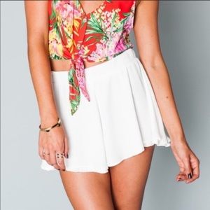 SHOW ME YOUR MUMU WHITE CARLOS SWING SHORTS